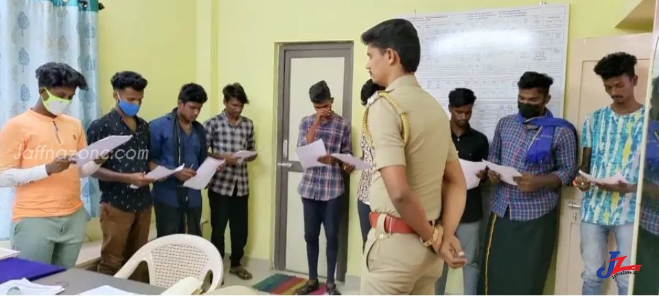 கோவில் திருவிழாவில் சண்டை!! -பொலிஸ் வழங்கிய நூதன தண்டனையால் அதிர்ந்து போன இளைஞர்கள்-