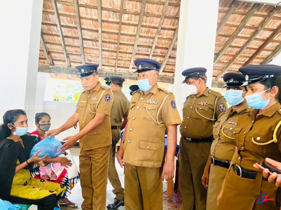 சர்வதேச மகளிர் தினத்தை முன்னிட்டு உலருணவு பொருட்கள் வழங்கி வைப்பு