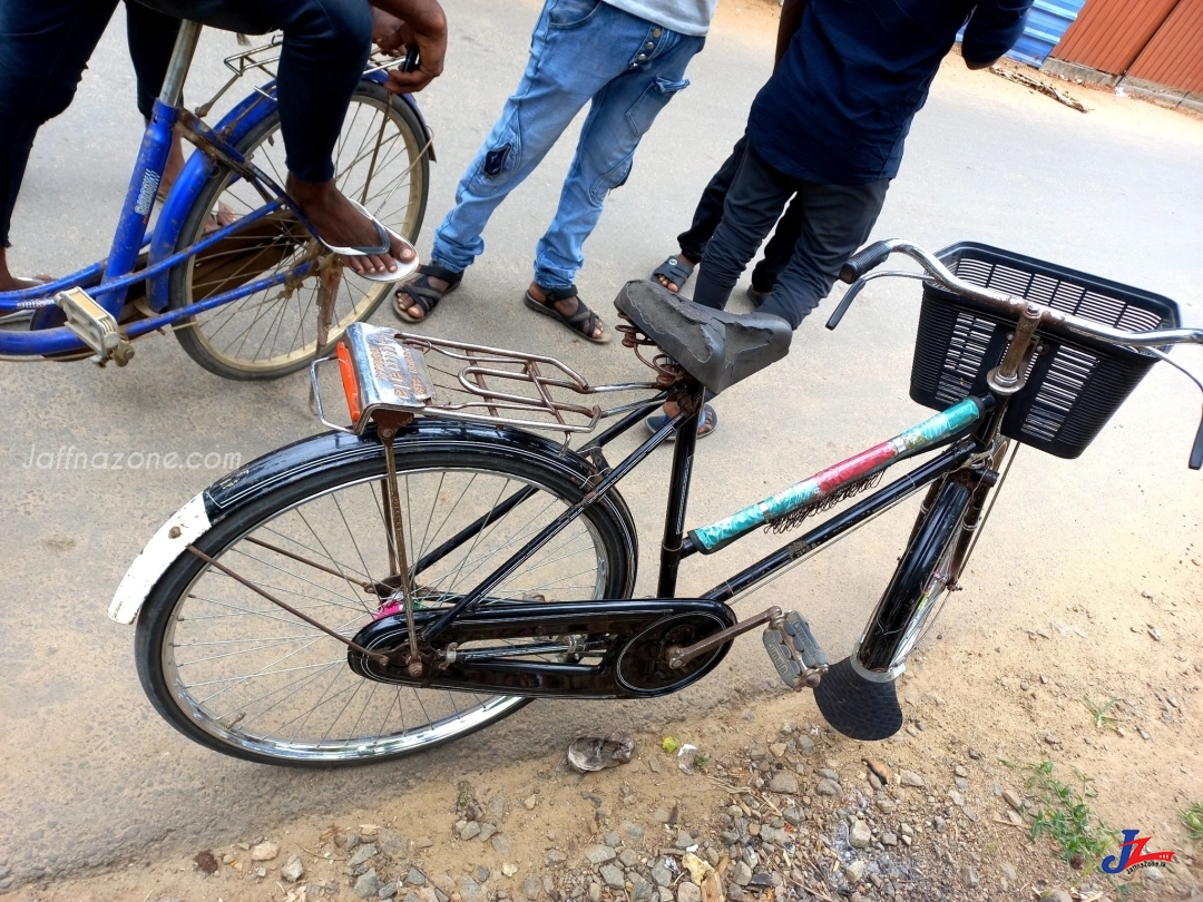 திருடிய துவிச்சக்கர வண்டியை இணையதளம் ஊடாக விற்க முயற்சி! பொறிவைத்து பிடித்த துவிச்சக்கர வண்டி உரிமையாளர்...