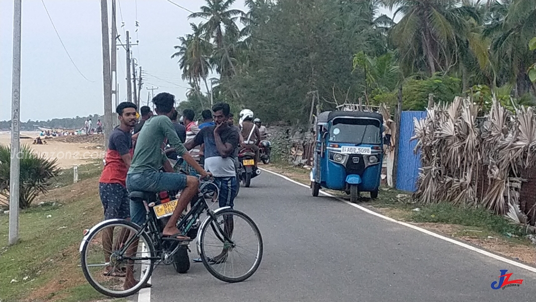 கடலலையில் சிக்கி இழுத்து செல்லபட்டு காணாமல் சென்ற மாணவனின் சடலம் மீட்பு