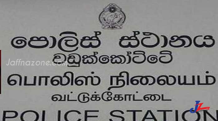 நிறைபோதையில் நின்று வீதியால் சென்ற பெண்களின் கையை பிடித்து இழுத்த 20 வயது ஆசாமி! பொலிஸார் தேடுதல்..