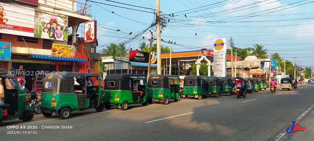 மீண்டும் எரிபொருளுக்கு தட்டுப்பாடு என்ற தகவல்- அம்பாறையில் மீண்டும் நெருக்கடியான எரிபொருள் நிலையங்கள்