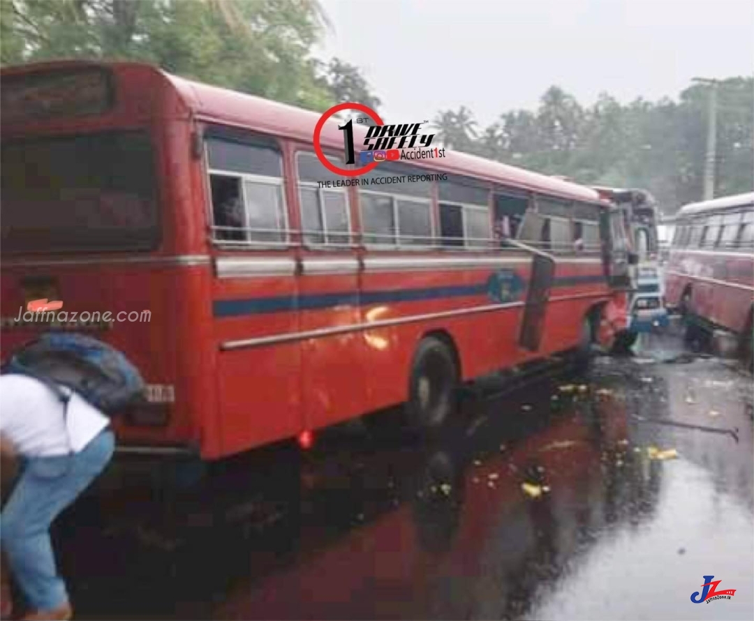 இ.போ.ச - தனியார் பேருந்துகள் நேருக்கு நேர் மோதிக் கோர விபத்து! 23 பேர் படுகாயம்...