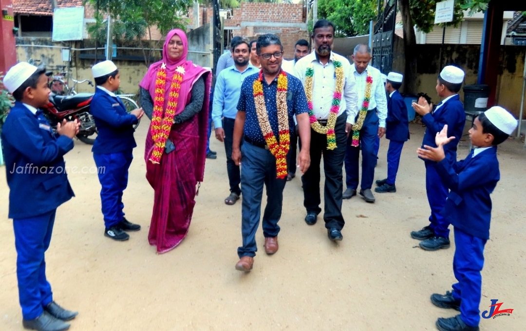 உலக சிறுவர் தினத்தையொட்டி மாம்பழ அறுவடை புரட்சி-பெண் அதிபரின் சாதனை