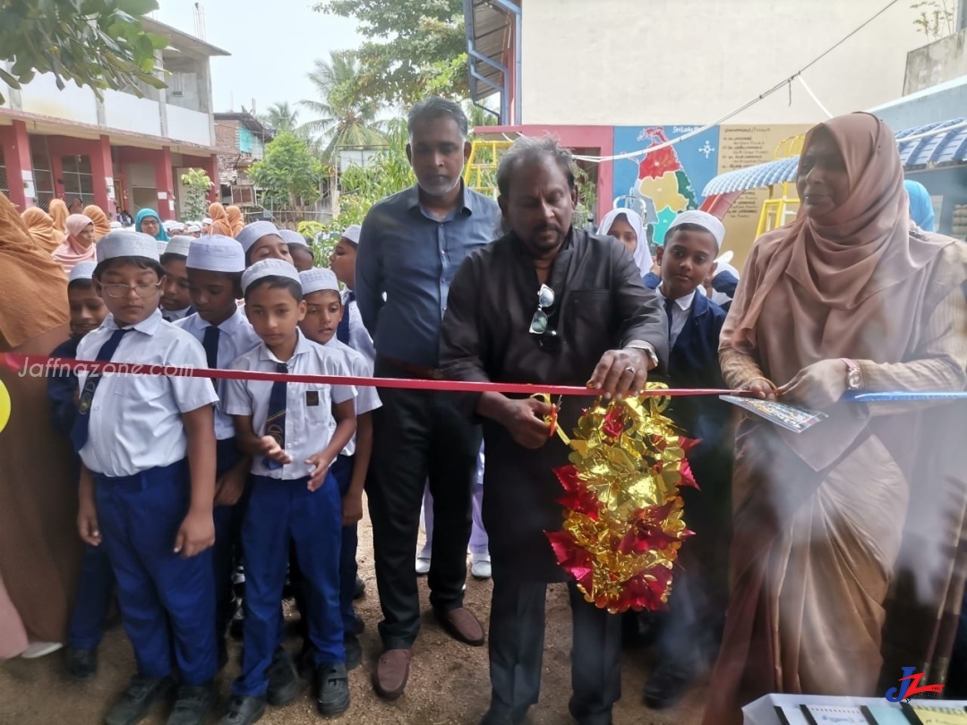 வாசிப்பு வாரத்தை முன்னிட்டு சர்வதேசபுகழ் பெற்ற பிரபல்யமான கவிஞர் சோலைக்கிளி அதீக் கௌரவிப்பு