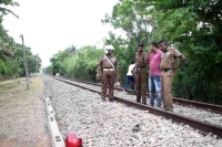 யாழ் ராணி புகைரதத்தில் மோதி ஒருவர் படுகாயம்..