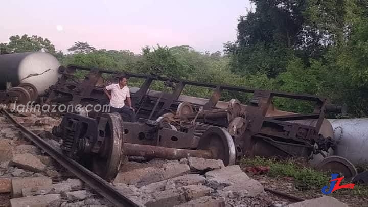 மட்டக்களப்பு நோக்கி வந்த புகையிரதம் யானையில் மோதுண்டு விபத்து!