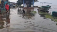 யாழ்.குருநகரில் வீடுகளுக்குள் புகுந்த வெள்ளம்...