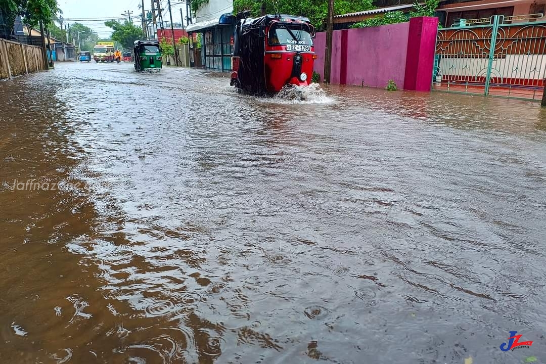 யாழ்ப்பாணத்தின் தாழ்நில பகுதிகளில் வெள்ளம்..