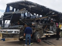 பொலிவியாவில் நேருக்கு நேர் மோதிய இரண்டு பேருந்துகள் : 37 பேர் பலி!
