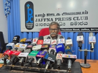 ஒட்டக்கூத்தன் பாட்டுக்கு இரட்டைத் தாழ்ப்பாள் என்று கூறுவார்கள். எனவே சுமந்திரன் மேயர் விடயத்தில் ஒதுக்கி வையுங்கள்