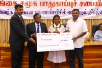 மாணவர்களை சமூகத்திற்கு தேவையானவர்களாக உருவாக்க வேண்டும்