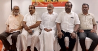 சங்கின் ஆதரவை கோரி நிற்கும் சைக்கிளும் , வீடும்