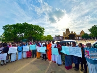 நல்லூருக்கு அருகில் உள்ள அசைவ உணவகத்திற்கு எதிராக போராட்டம்