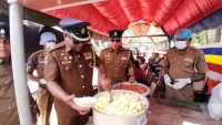 கல்முனை தலைமை பொலிஸ் நிலையம் ஏற்பாடு செய்த விசேட வெசாக் தின நிகழ்வு