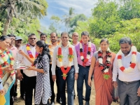 'உங்களுக்கு வீடு நாட்டுக்கு எதிர்காலம்' எனும் நிகழ்ச்சித் திட்டத்தின் கீழ் வீட்டுக்கு அடிக்கல் நடும் வைபவம்