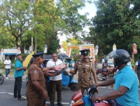 வெசாக் பண்டிகையை முன்னிட்டு சம்மாந்துறை பொலிஸ் நிலையத்தின் ஏற்பாட்டில் கடலை அன்னதானம்