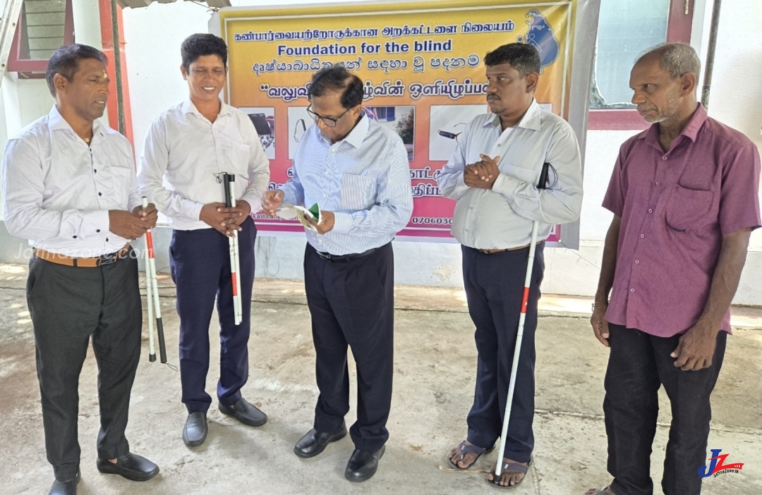 அதிஷ்ட இலாபச் சீட்டையை பெற்ற வடக்கு ஆளுநர்