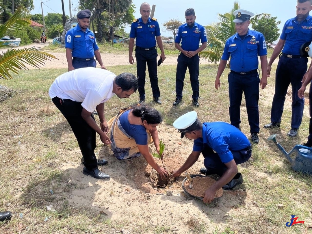 உயிரிழந்த கடற்படையினர் நினைவாக யாழில் மர நடுகை