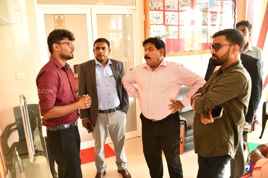 ஆனையிறவு உப்பு உற்பத்தி தொழிற்சாலைக்கு அமைச்சர் சந்திரசேகர் திடீர் கண்காணிப்பு விஜயம்