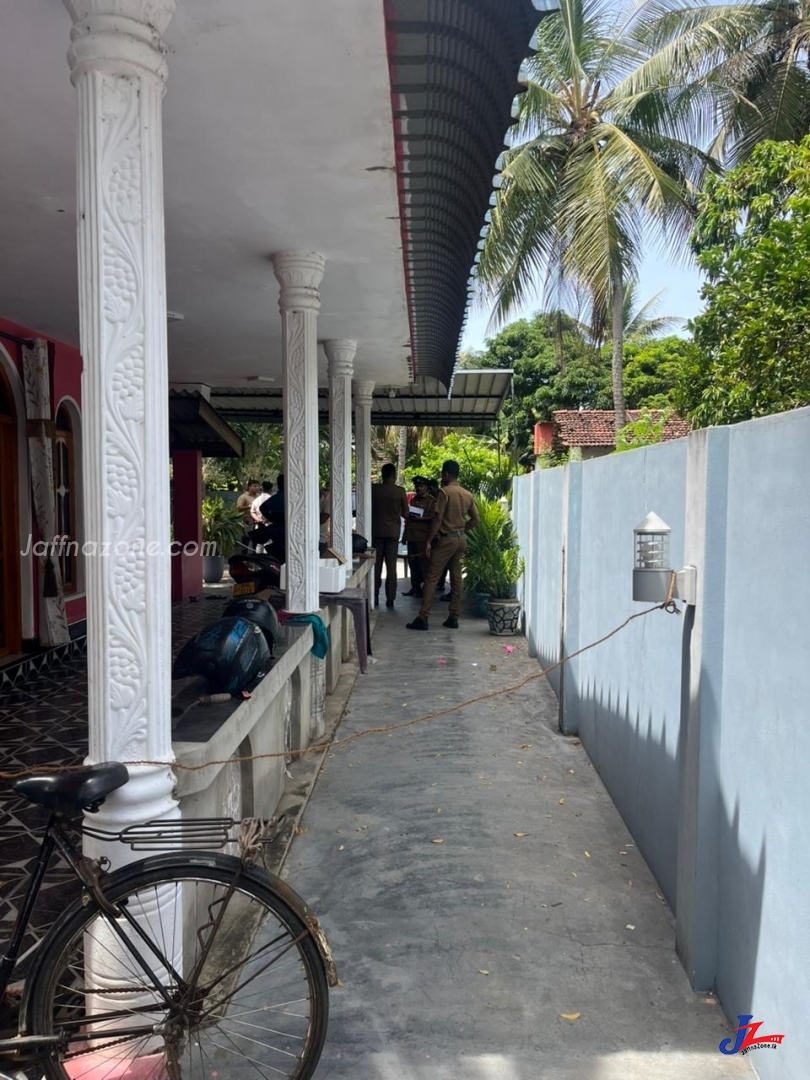 குடும்பப் பெண் மர்மமான முறையில் சடலமாக மீட்பு-பெரிய நீலாவணையில் சம்பவம்