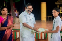 பிளாஸ்ரிக் பைகளுக்கான மாற்றை சந்தையில் தேடாமல் மனங்களில் தேடுங்கள்