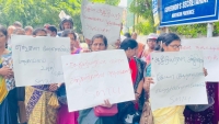 தேசிய இடமாற்ற கொள்கையை அமுல்படுத்த கோரி யாழில்.போராட்டம்